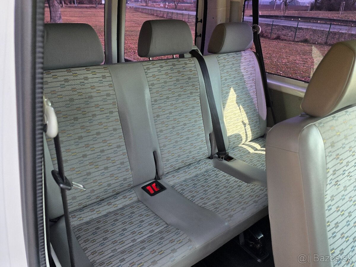 Volkswagen Transporter t6 2,0tdi 75kw 8.míst model 2018 - 13
