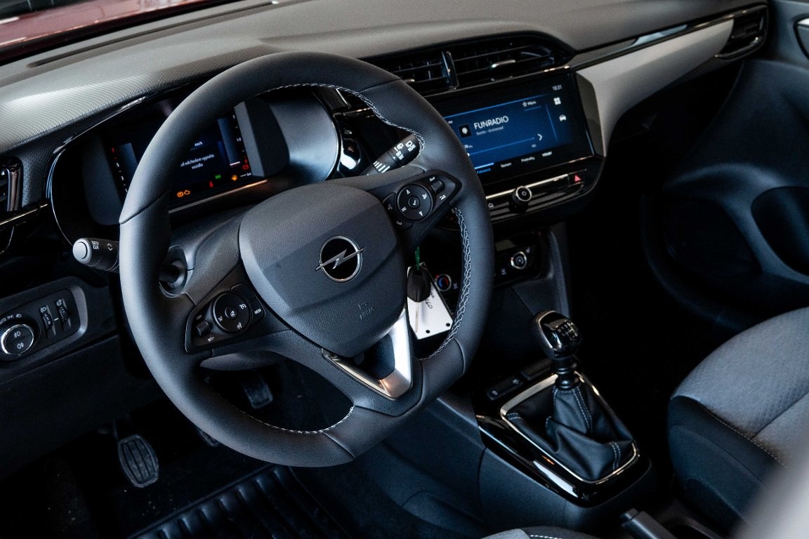 Opel Corsa Edition 1,2T 100k MT6 - 13