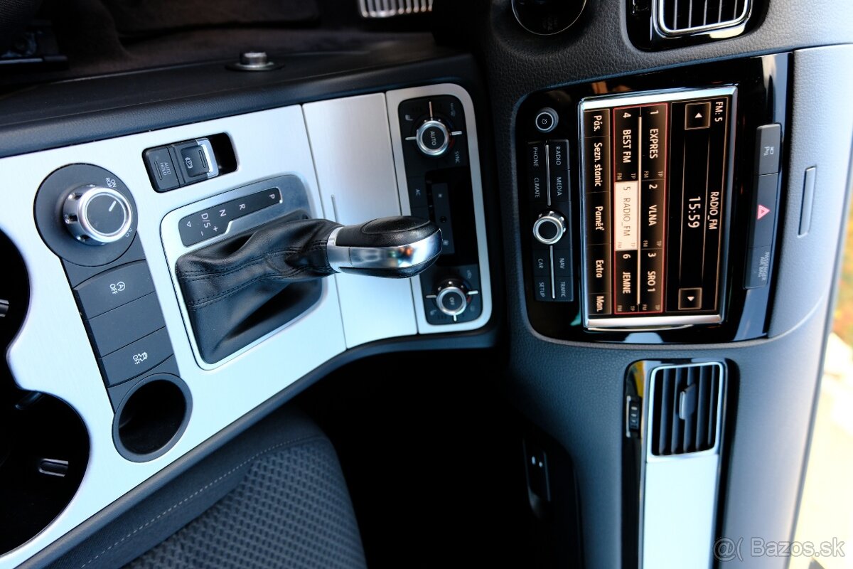 VW Touareg 3.0 V6 - 13