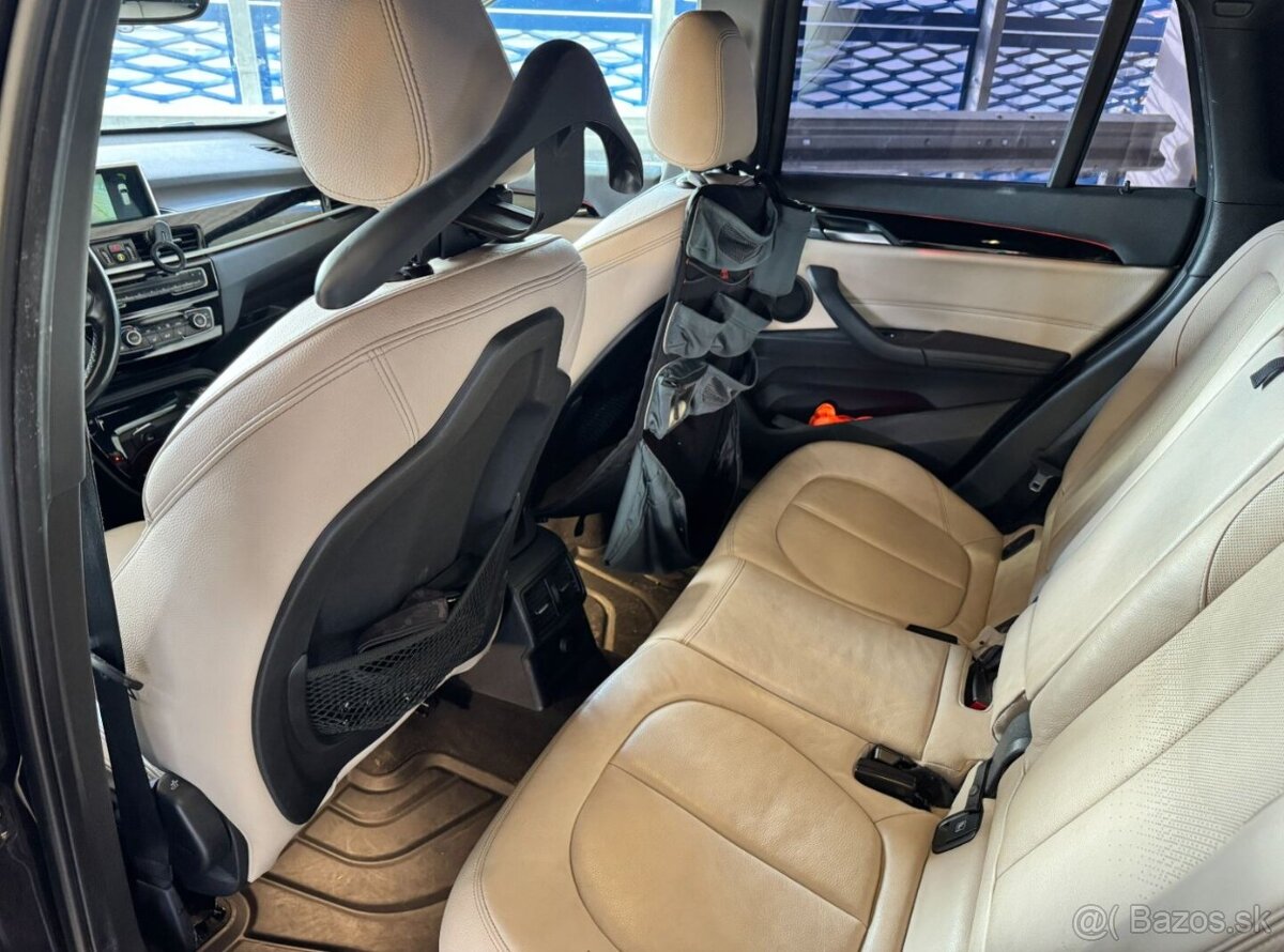 BMW X1 - 13