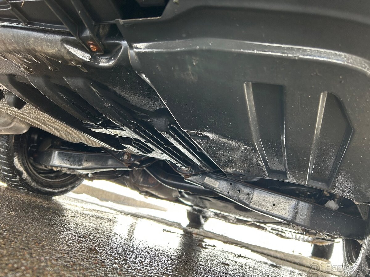 VOLKSWAGEN PASSAT 1.6 85kw 2007 - 13