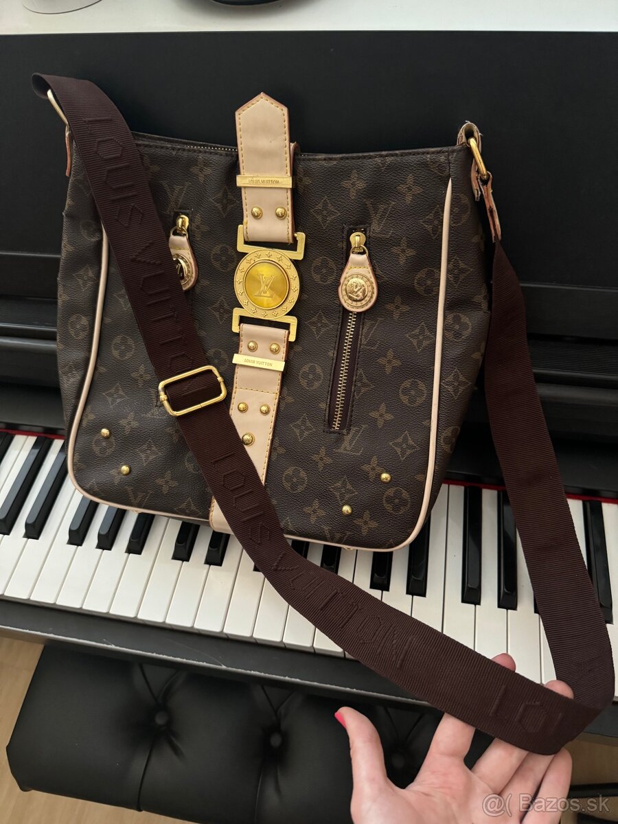 Hnedá veľká crossbody kabelka - 13