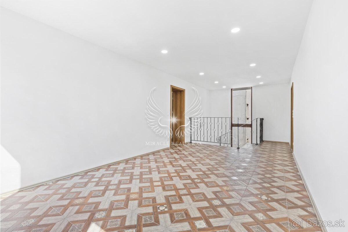 NOVOZREKONŠTRUOVANÝ 3PODLAŽNÝ ROD. DOM SO ZÁHRADOU POD LESOM - 13