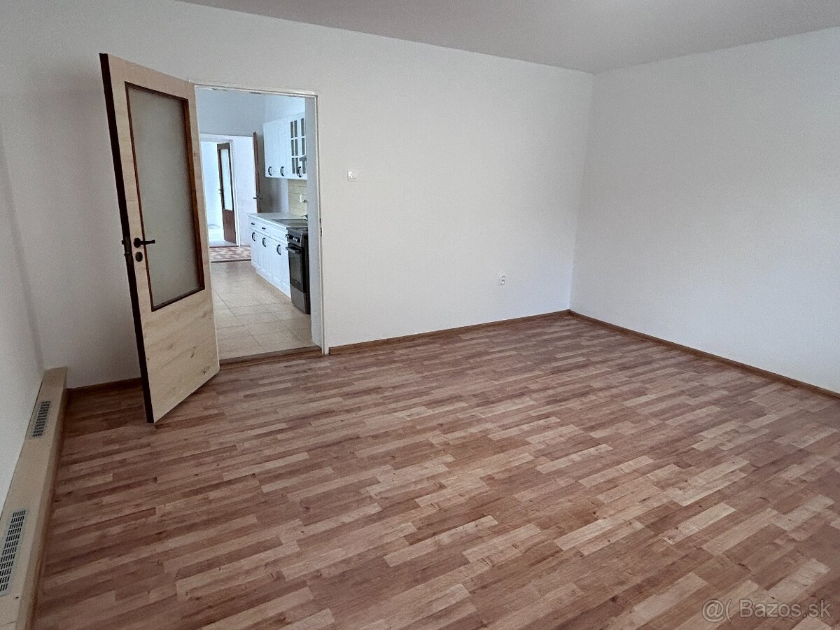 Veľký rodinný dom na predaj - Kysucké Nové Mesto - Ochodnica - 13