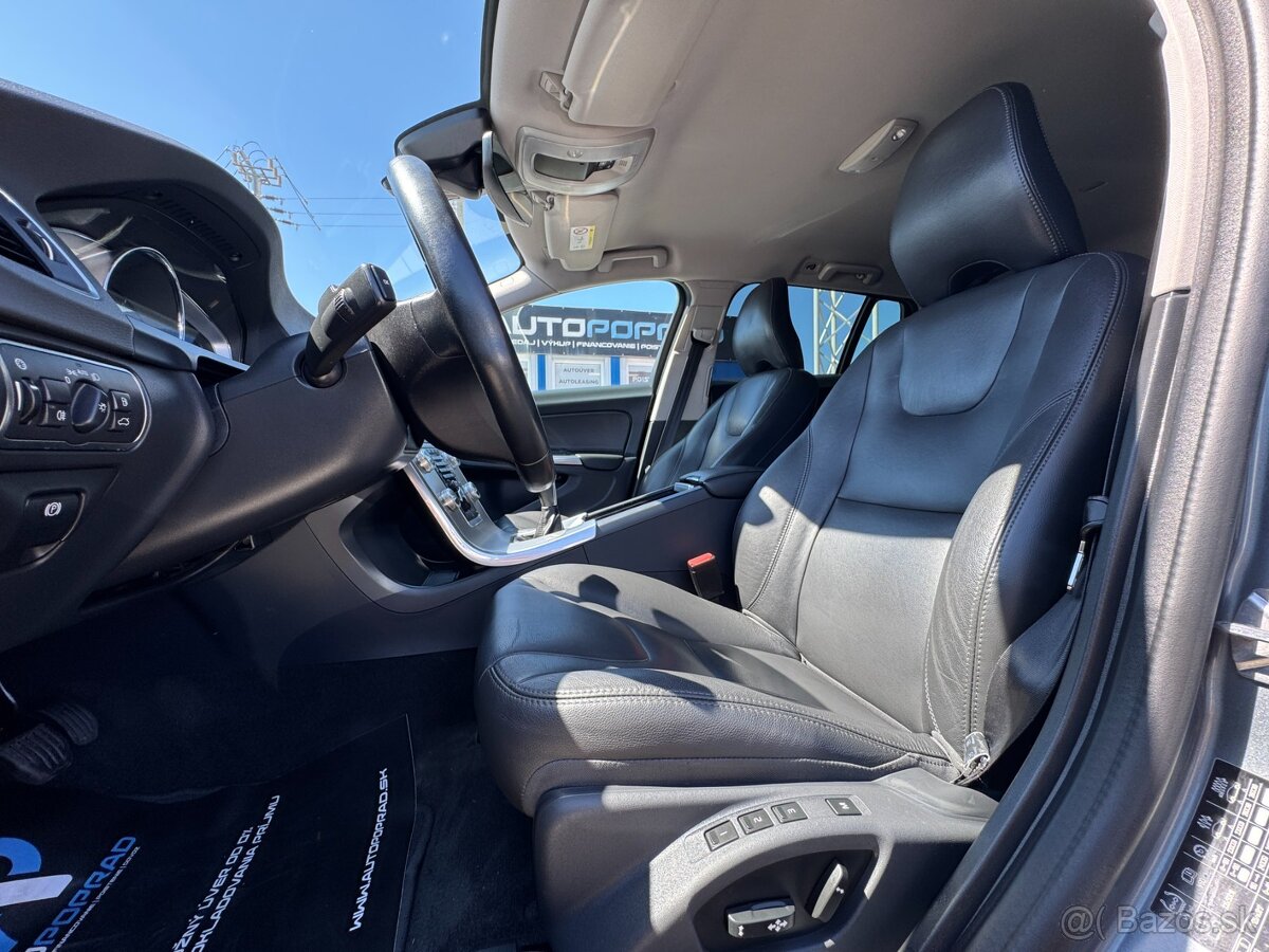 Volvo V60 Cross Country - 13