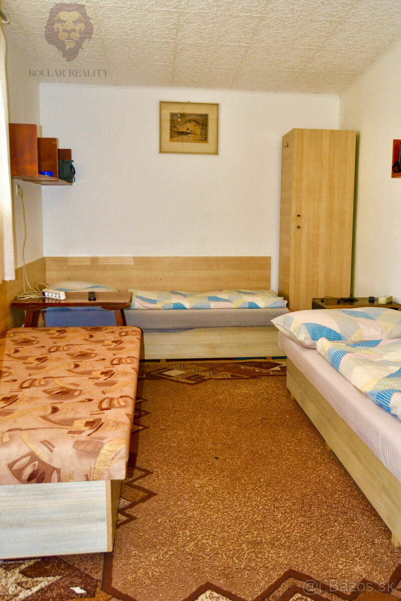 NA PREDAJ RODINNÝ DOM SO SAMOSTATNOU UBYTOVŇOU V OBCI ZAVAR - 13