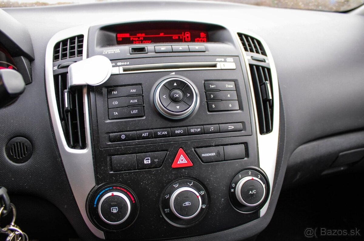 Kia Cee´d SW 1.4 CVVT 16V LX - 13