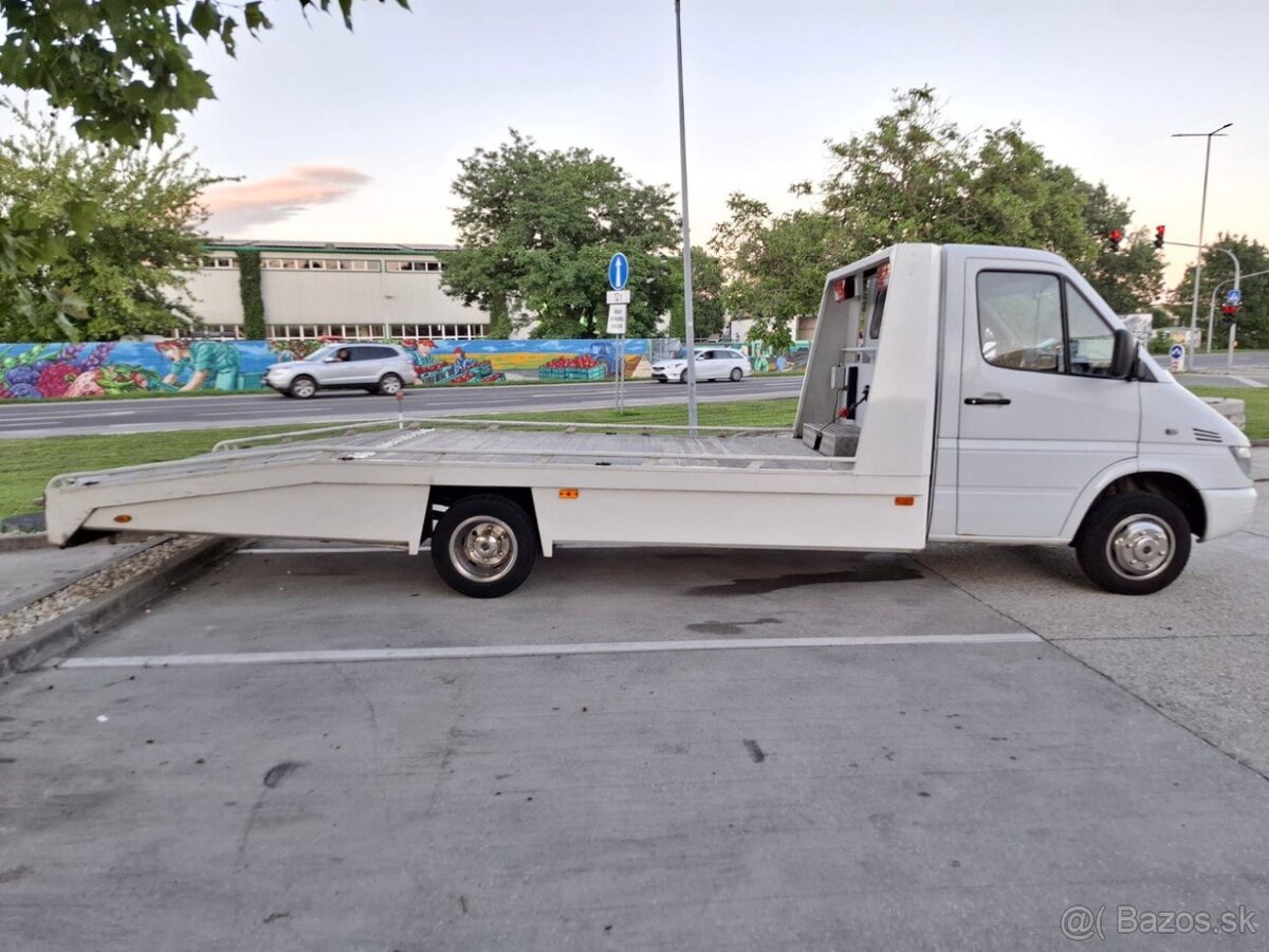 Predam Mercedes-Benz odťahove vozidlo - 13