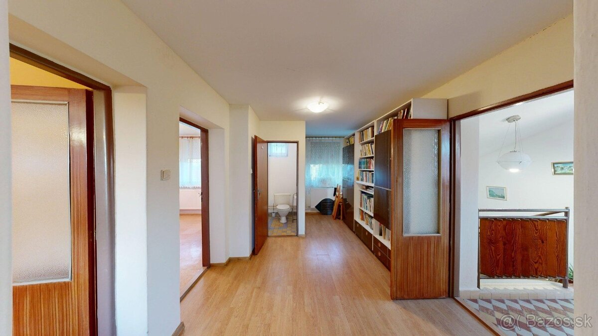 4 IZBOVÝ RODINNÝ DOM S GARÁŽOU LEN 6 km OD TERMÁLNEHO MESTA - 13