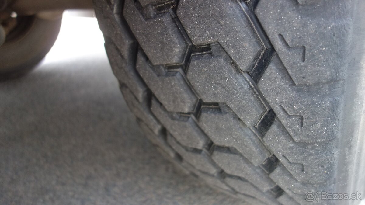 KNAPEN KT01 - Posuvná podlaha 87 m3 - 13