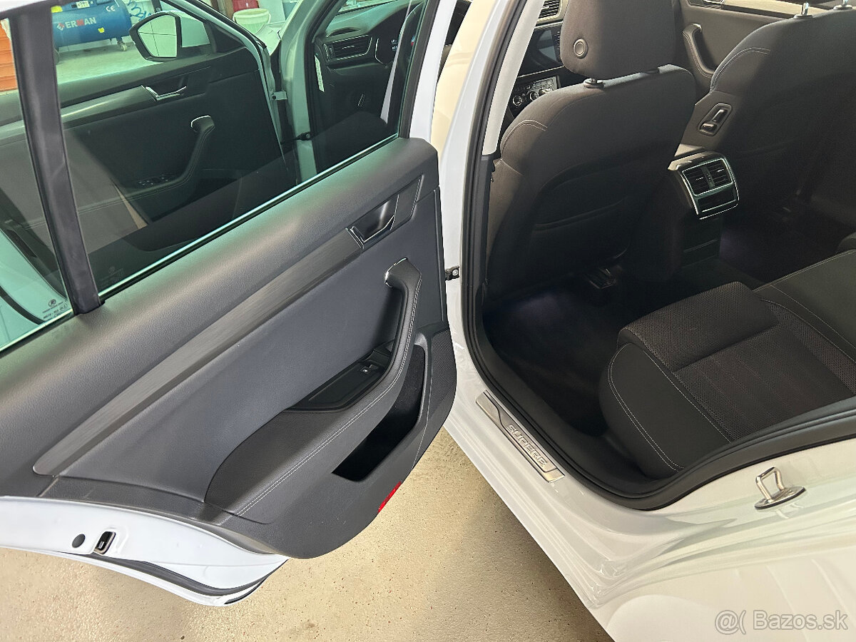 Škoda Superb Combi 2.0TDI DSG - 13