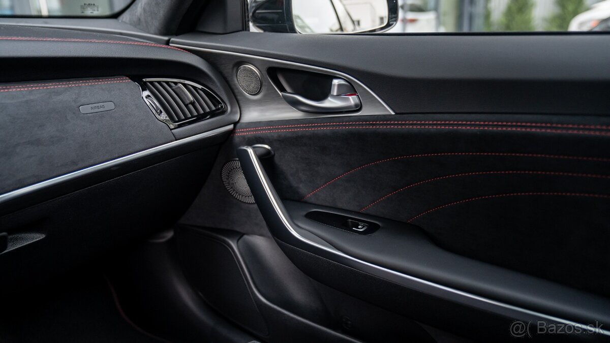 KIA STINGER 3,3 GT 4x4 (269kW) - 13