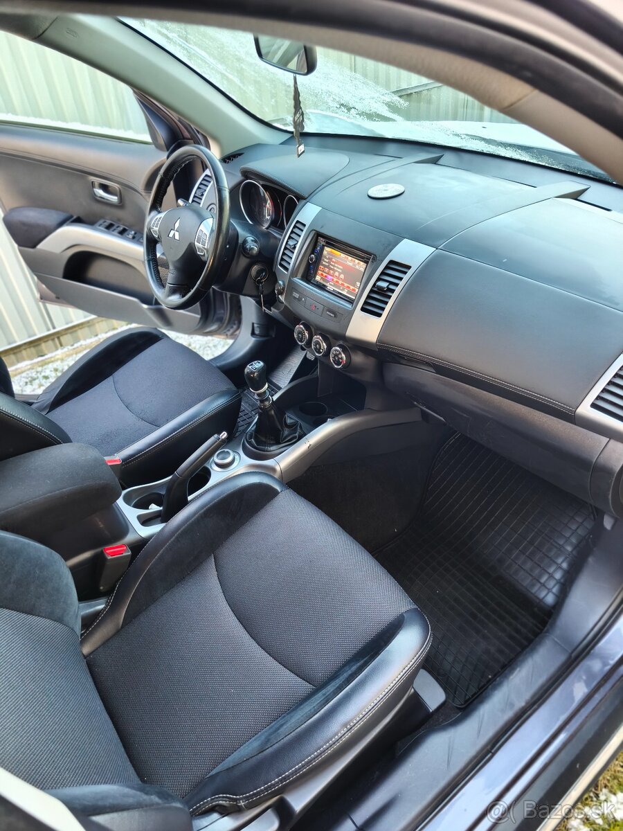 Mitsubishi Outlander 2.2 DI-D - 13