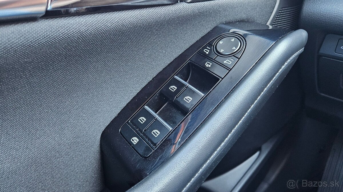 Mazda CX-30 e-Skyactiv - 13