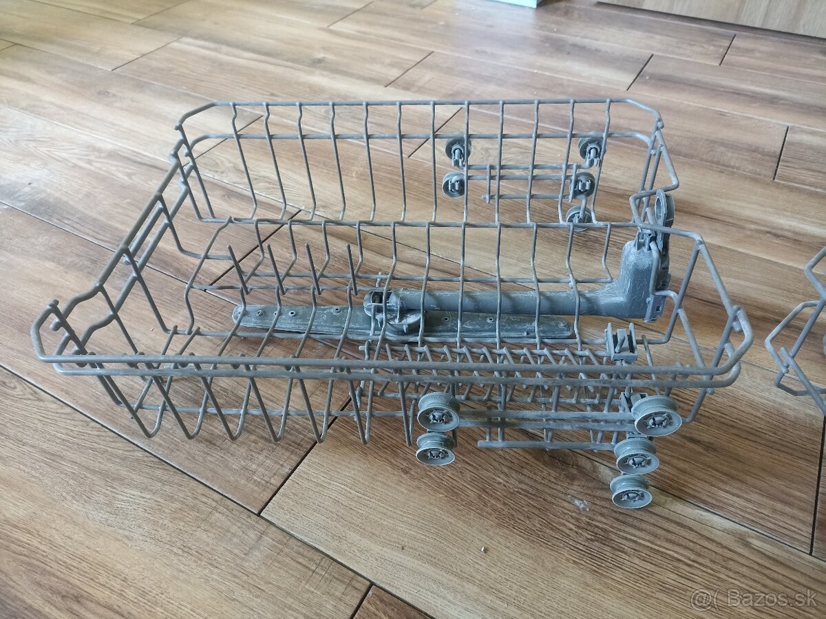 Rozpredám umývačku 45 na diely - 13