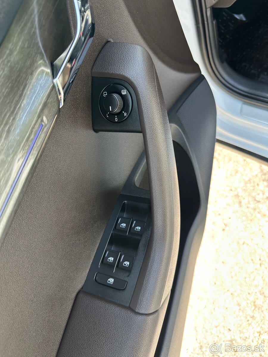 Škoda octavia combi scout - 13