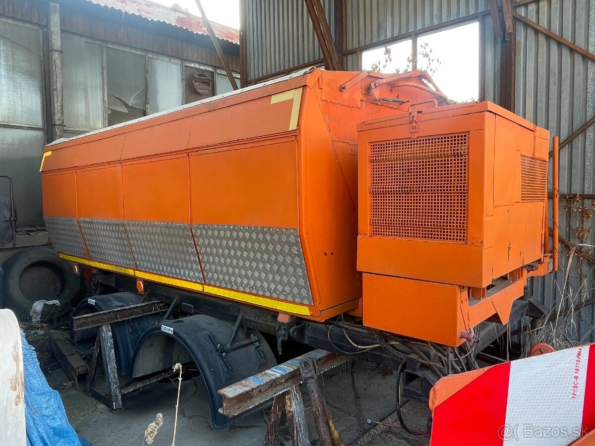 Tatra T 815 sypač s pluhom a zároveň sklápač S2 - 13