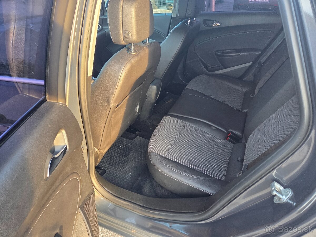 Opel Astra Sport Tourer ST 1.7 CDTI ECOTEC Active/drive - 13