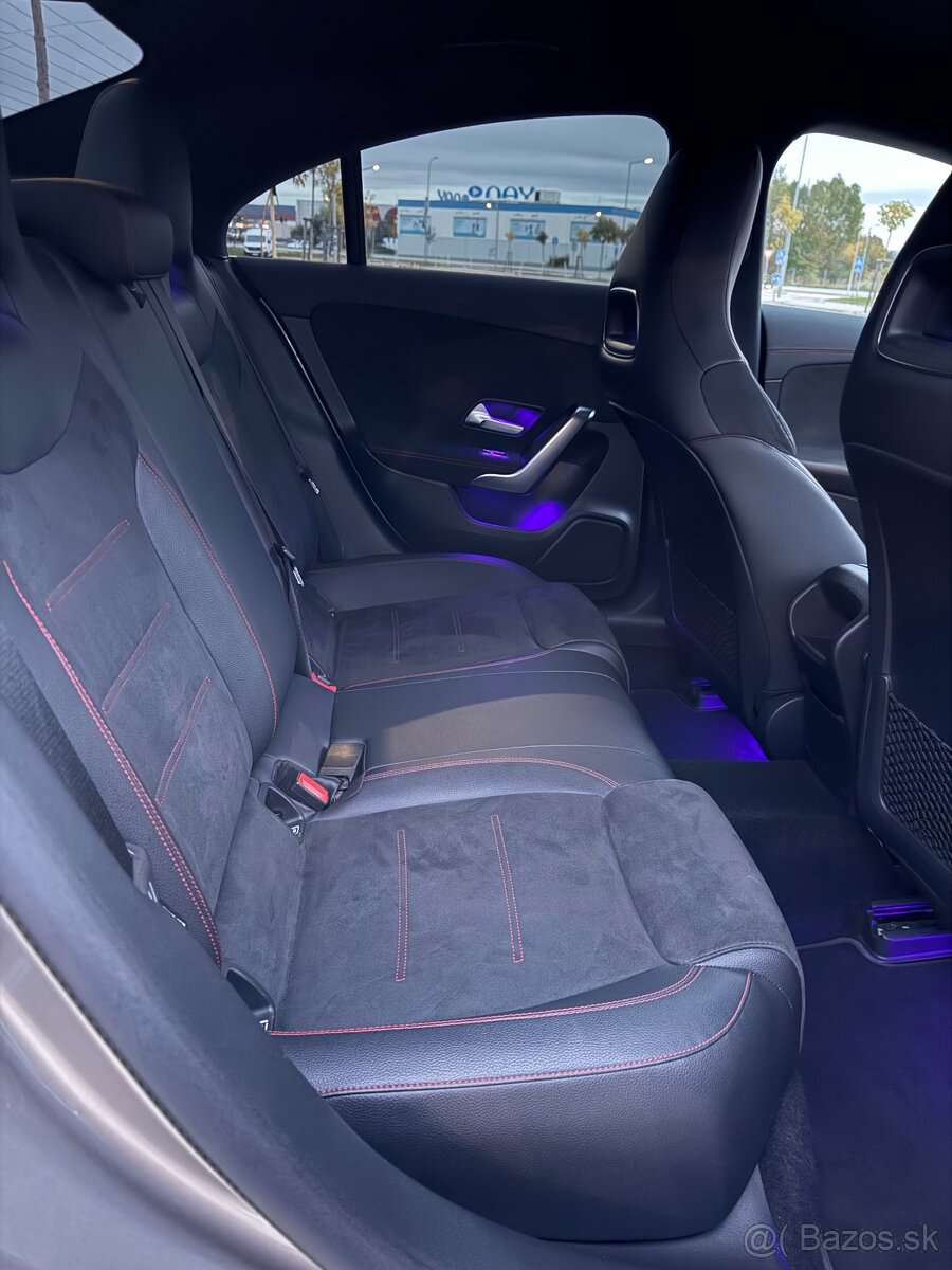 Mercedes-Benz CLA 220 4MATIC - 13