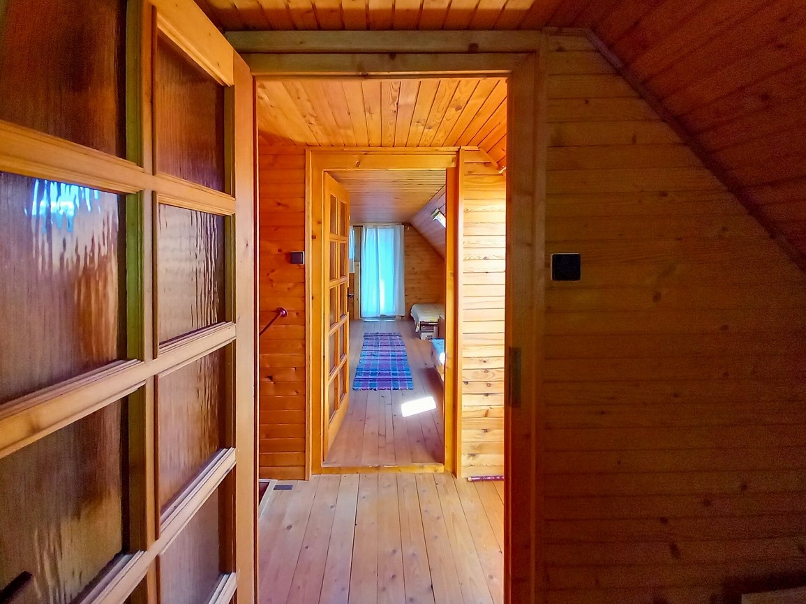 Zrekonštruovaná drevenica pod Kráľovou hoľou, pozemok 457 m2 - 13