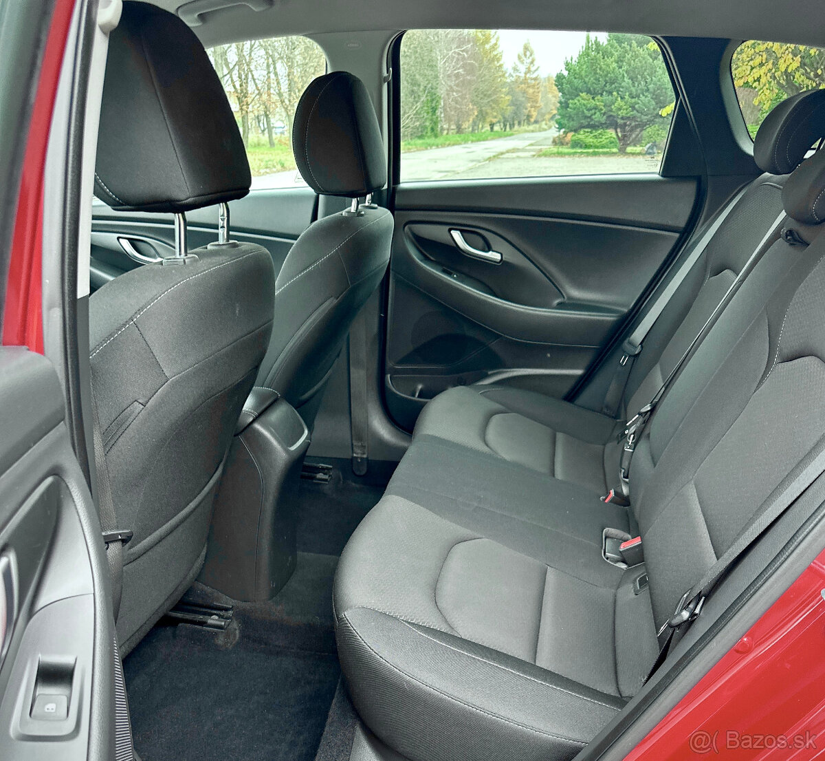 Hyundai i30 CW Kombi 1.4 T-GDi Slovensko - 13