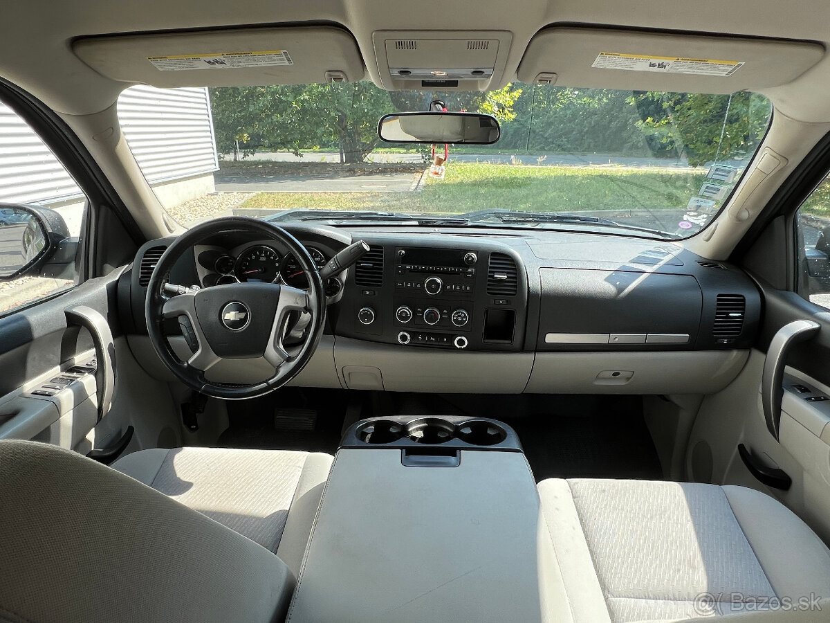 Chevrolet Silverado 5.3 V8, 4x4, LPG, 97 500 km, tažné 3.5t - 13