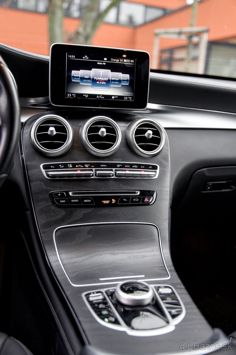 Mercedes-Benz GLC SUV 250 4Matic AT/9 - 13