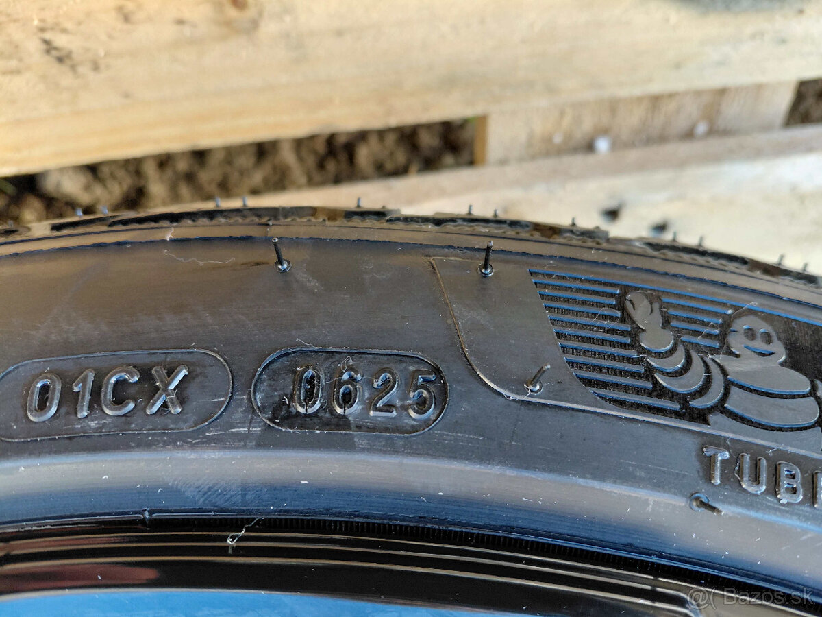 19" zimne Skoda Superb 235/40R19 - 13