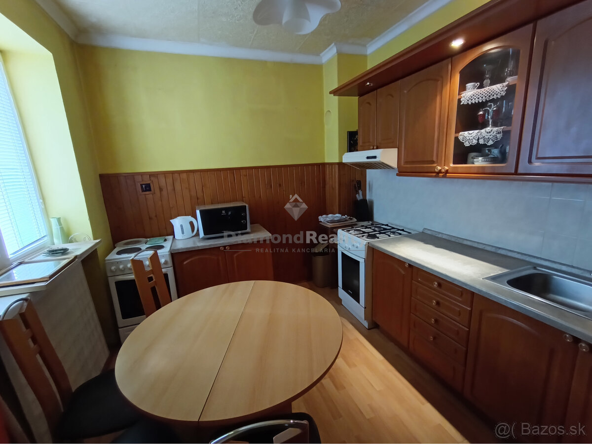 Na predaj rodinný dom pre veľkú rodinu v malebnej obci Výčap - 13