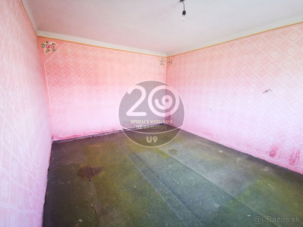 Priestranný rodinný dom Veľké Uherce s pozemkom 1 209 m2 - 13