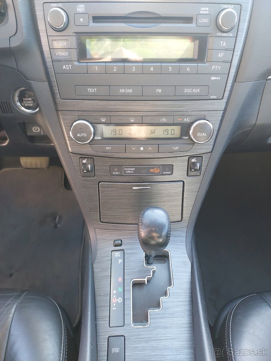 Toyota Avensis 2.2 diesel, Automat. - 13