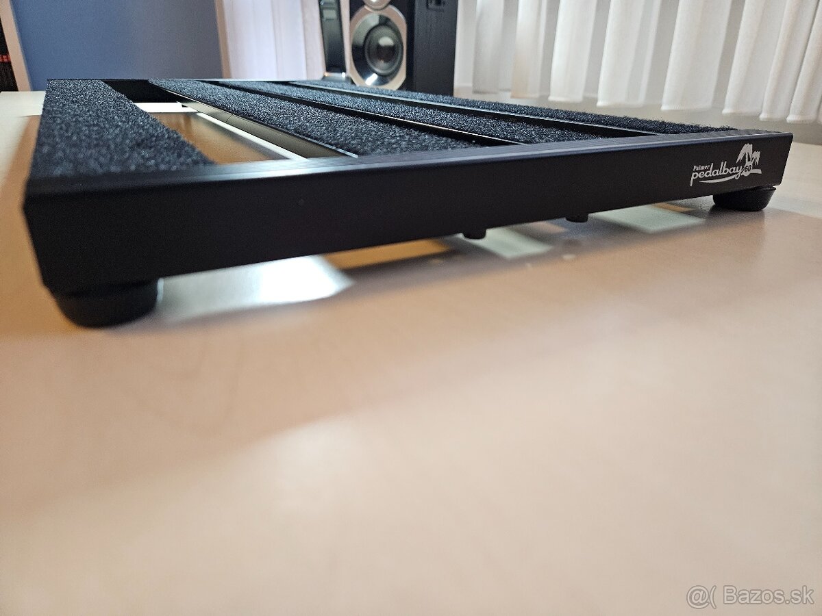 Pedalboard + power supply + kufor - 13