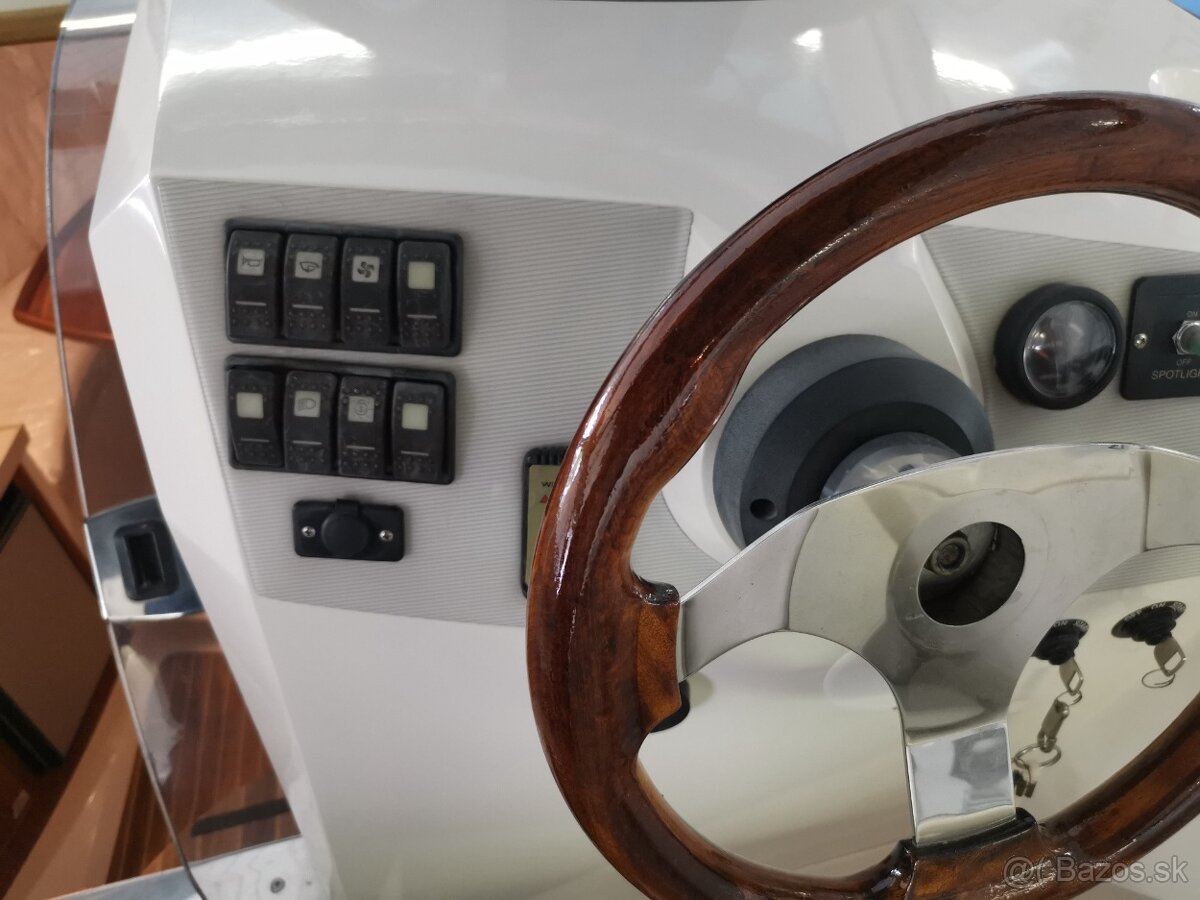 Quicksilver 890 - 13