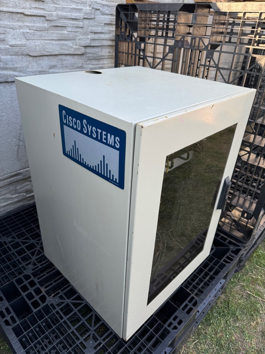 Kvalitný externý rack - polovybavený - 13