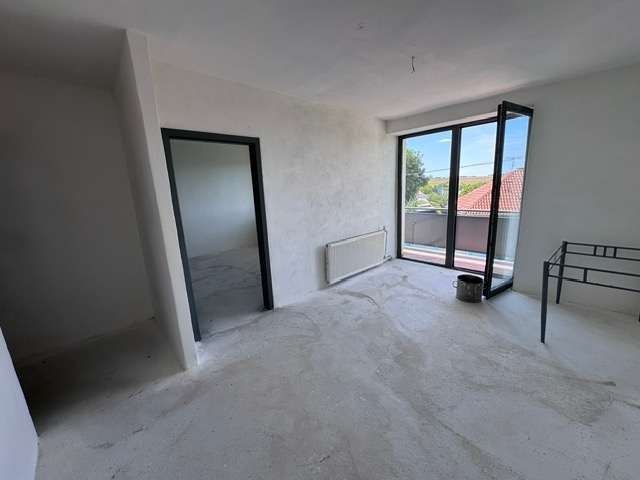 ZNÍŽENÁ CENA -Predáme dom-4 bytové jednotky v obci Jasová - 13