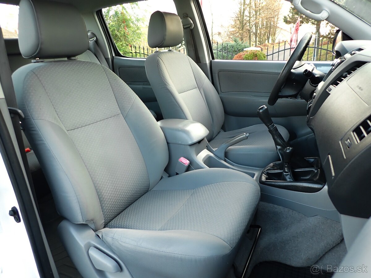 TOYOTA HILUX 2.5 D-4D 4x4 - 2011- 152tis km NAVIJAK-ŤAŽNE- - 13
