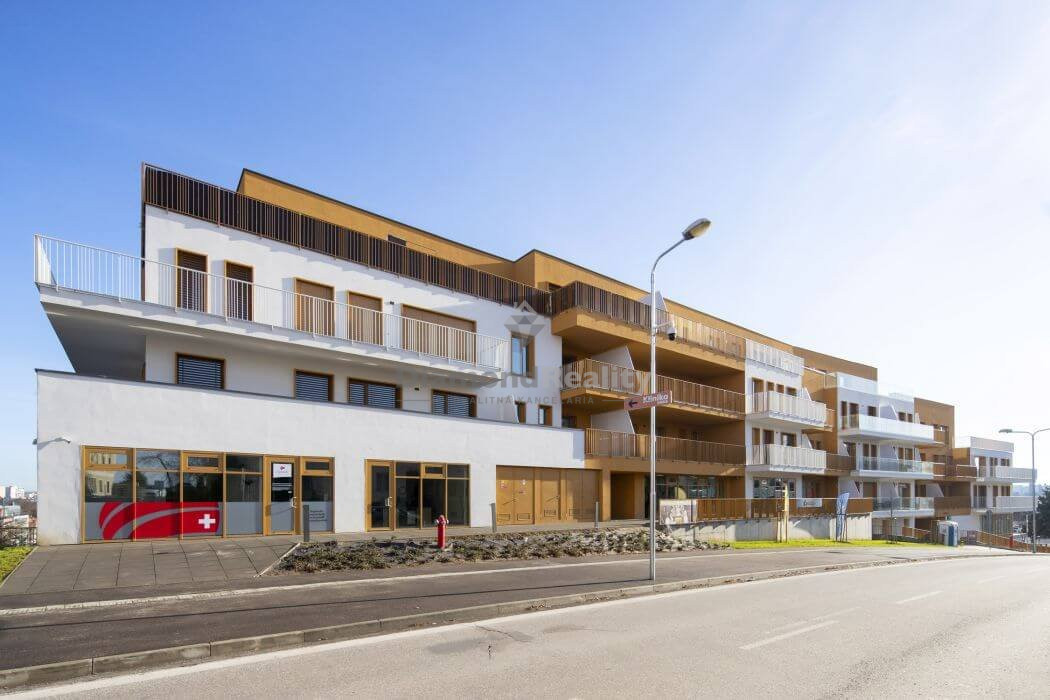 Na prenájom obchodné priestory v budove Orbis Nitra - 13