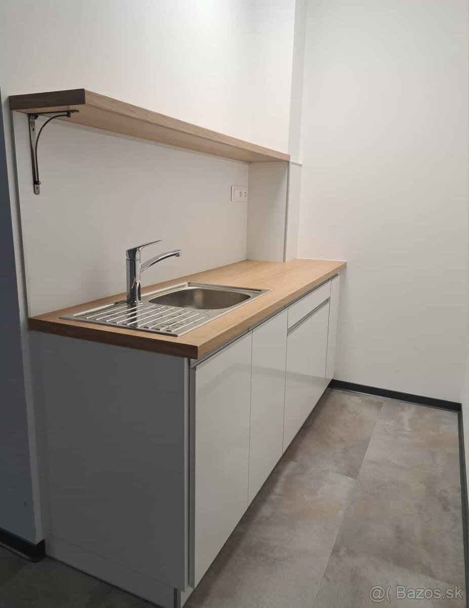 Prenájom reprezentatívnych kancelárskych priestorov v PP - 13