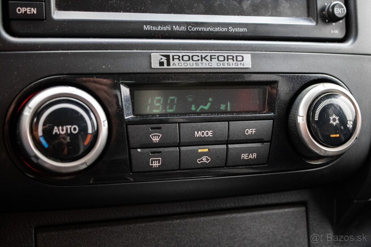 Mitsubishi Pajero 3.2 DI-D, 147kW (2011) - 13