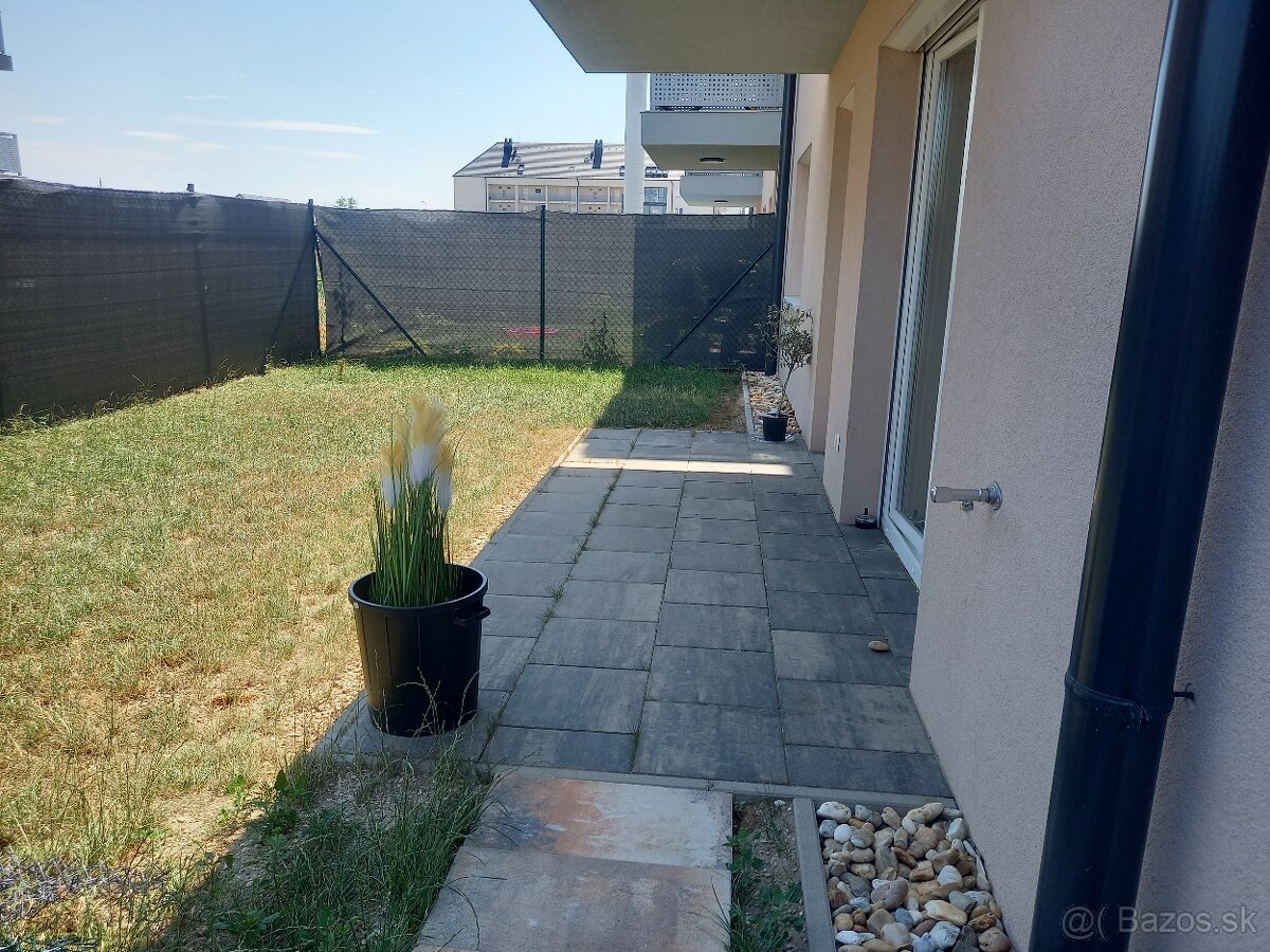 Predám byt 62m2; záhrada 53m2,parkov.miesto, RAJKA Maďarsko - 13