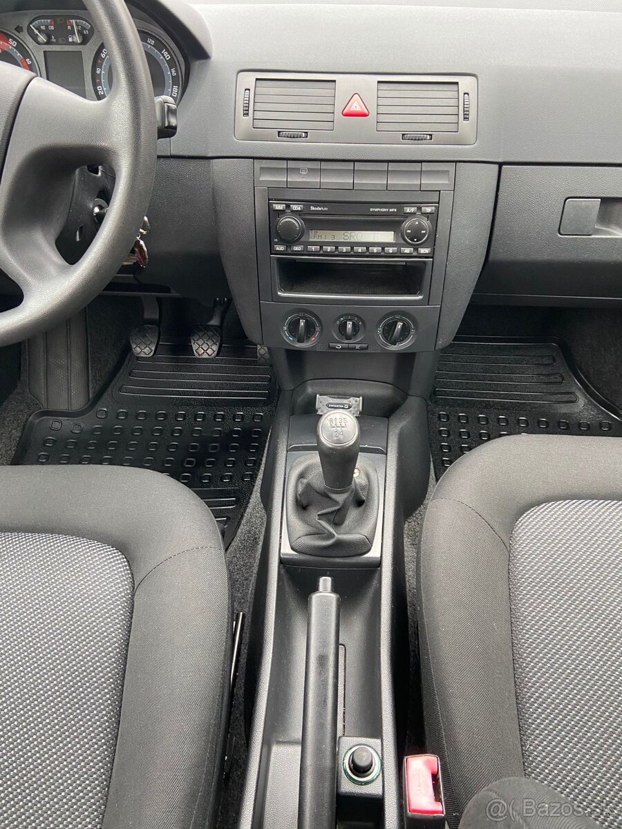 Škoda Fábia 1.2htp benzín 12V, klíma - 13