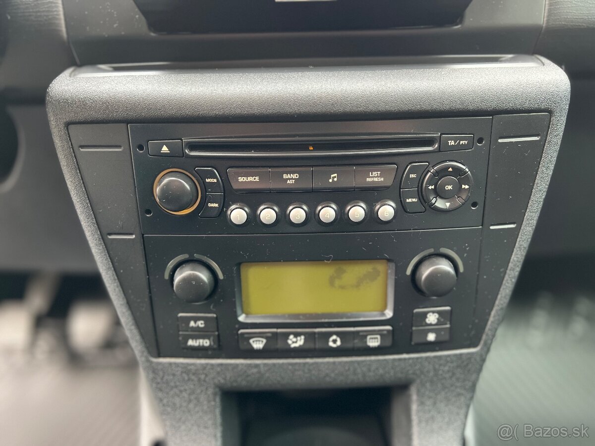 Citroën C4 1.6i 16V | Plus FIA | 111 000km | 1. majiteľ - 13