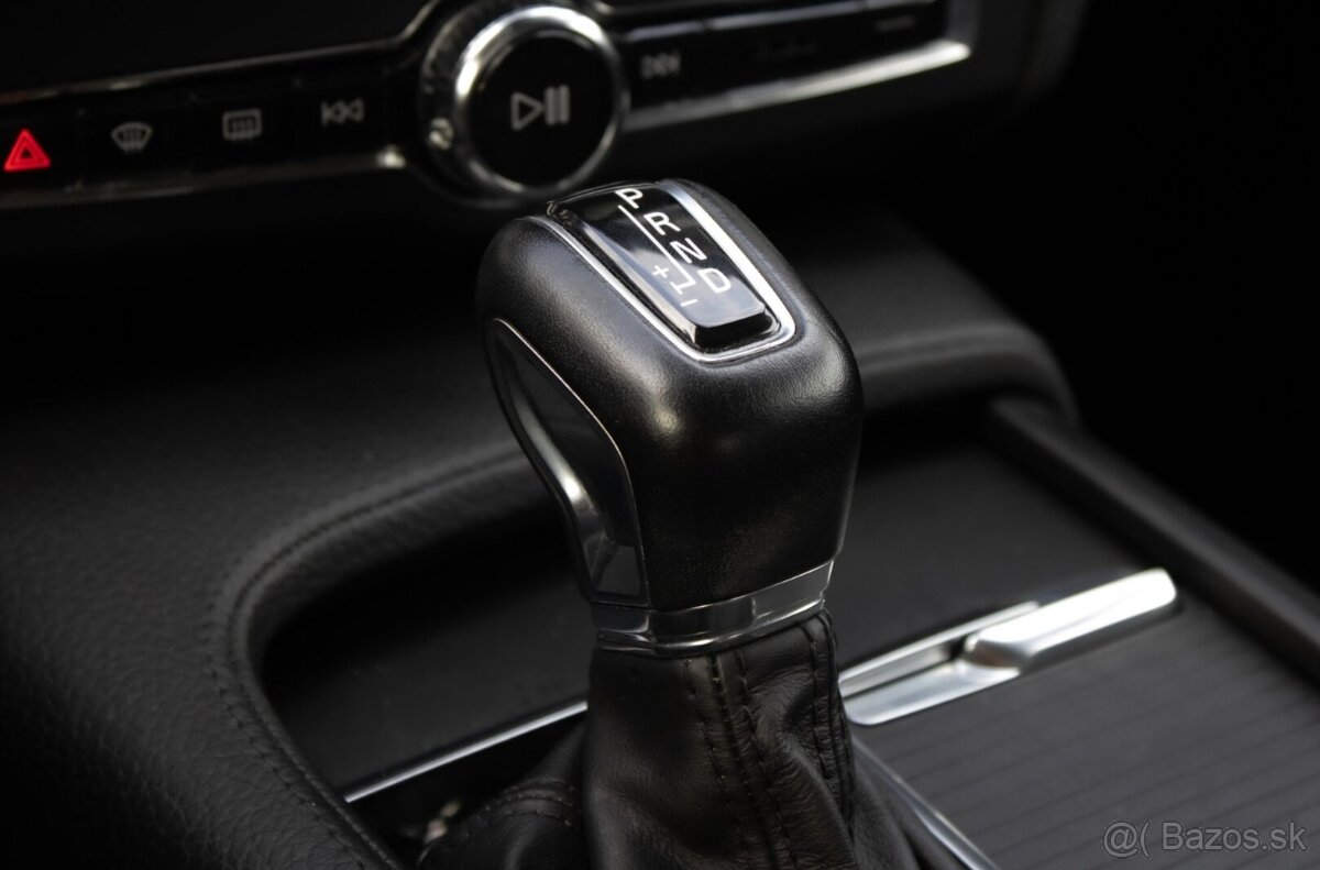 Volvo S90 D4 2.0L Drive-E Momentum A/T8 - 13