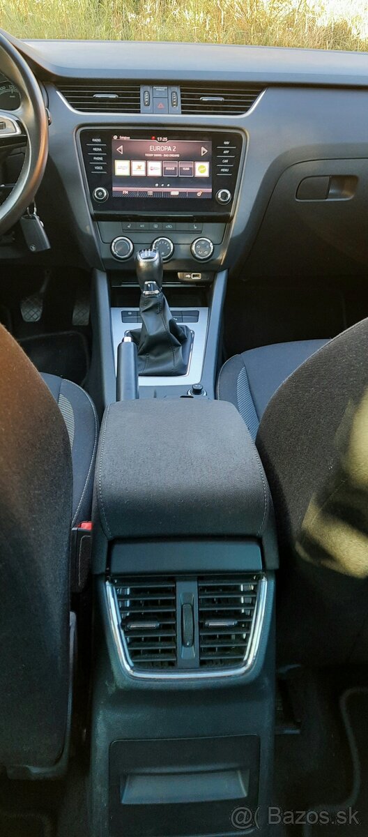 Predám Škoda Octavia Combi 1.6 TDI 115k Ambition - 13