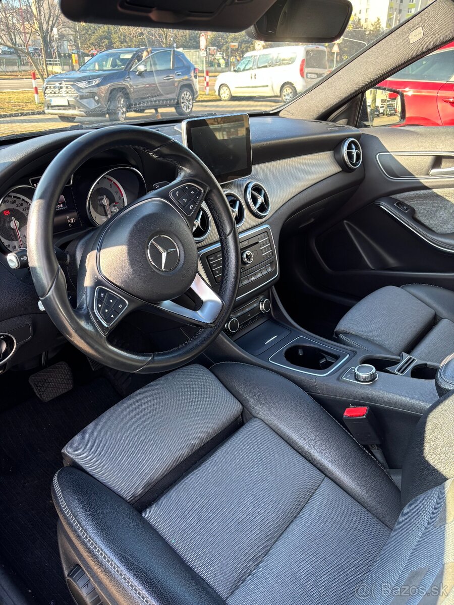 Predám Mercedes-Benz GLA 180 d - 13
