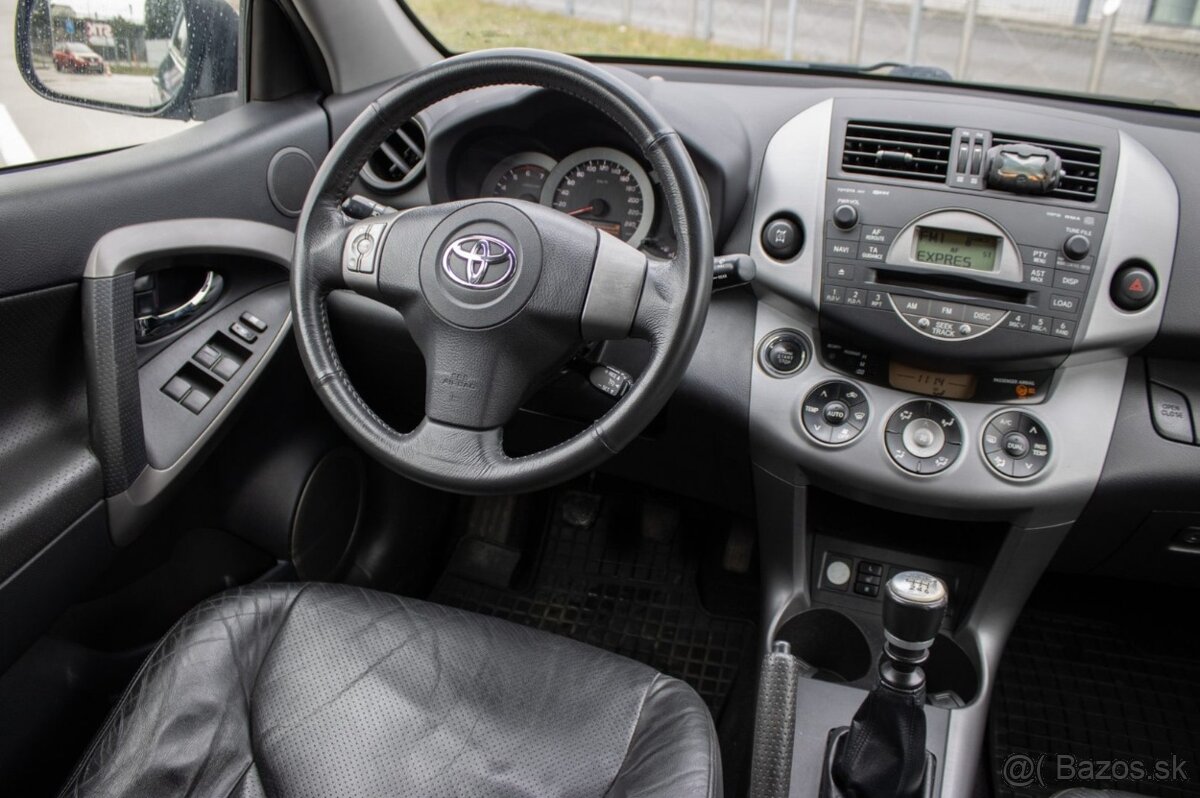 Toyota RAV4 2.2 D-4D - 13