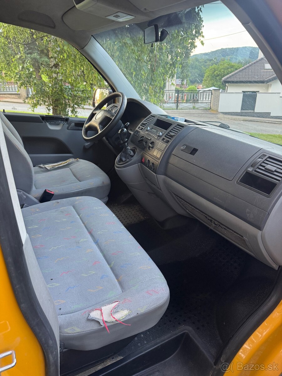 Predám VW Transporter T5 1.9 TDI – 9 miest - 13