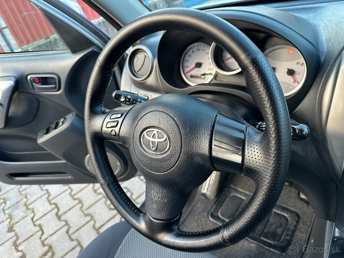 Toyota RAV 4 2.0 D-4D 5D - 13