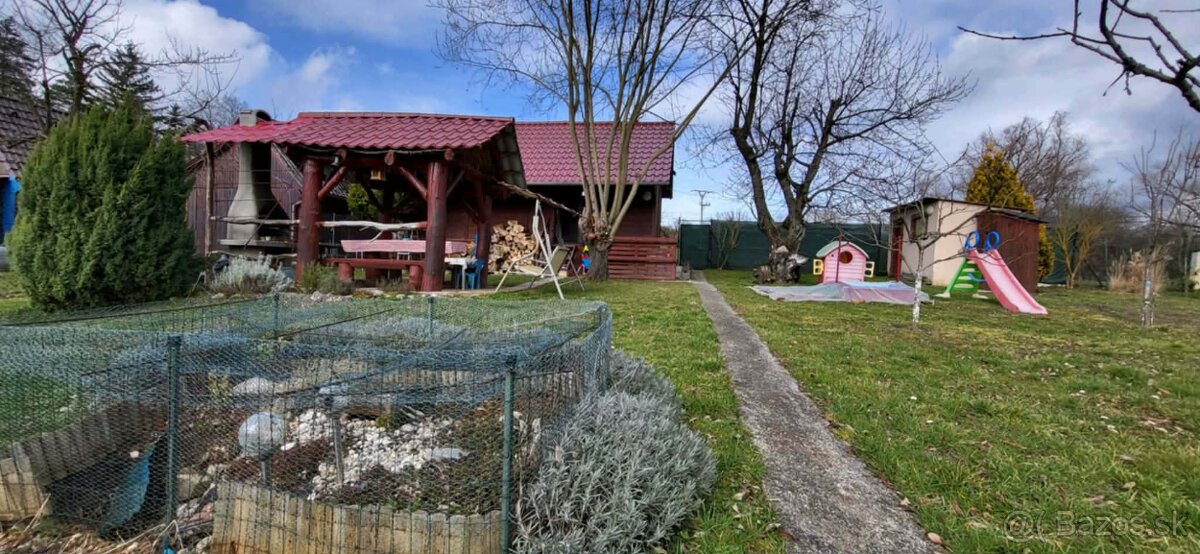 Záhrada s chatkou - 13