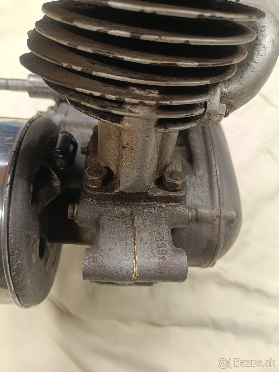 Motor Jawa 100 robot - 13